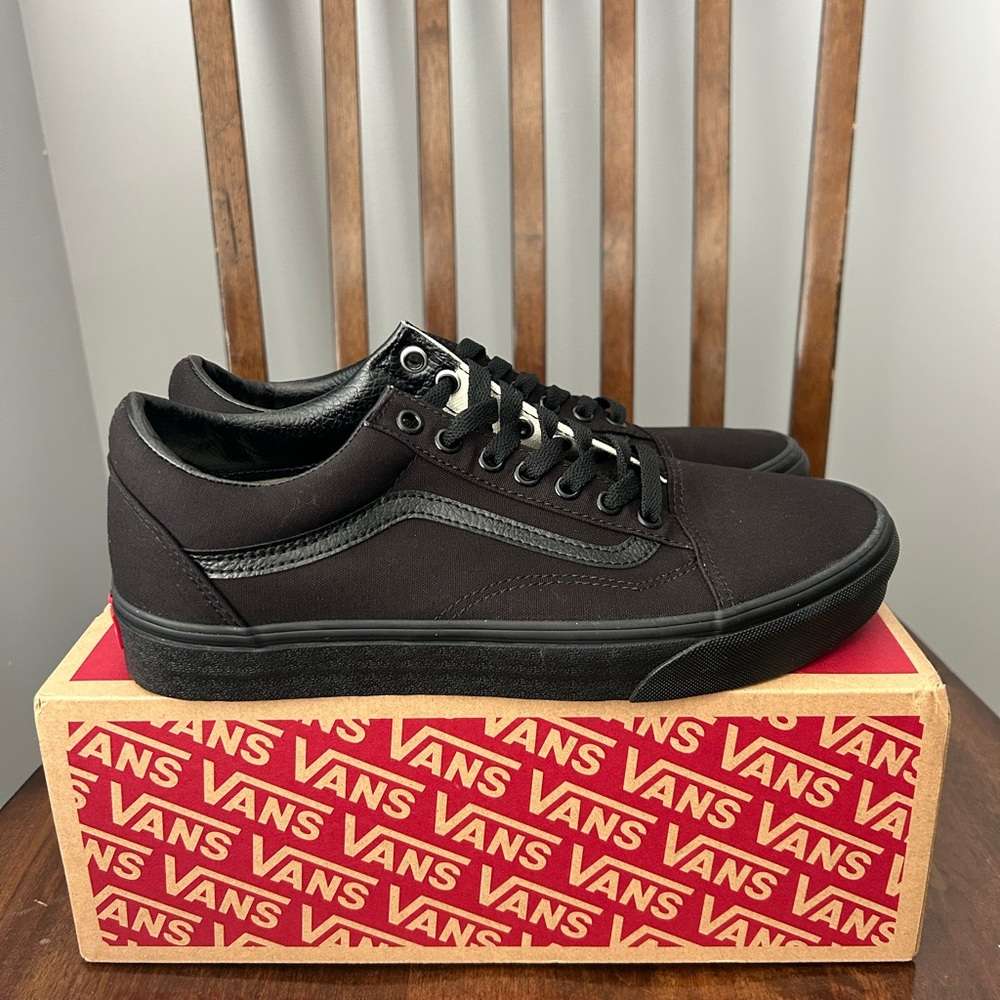 Vans OLD‎ SKOOL Unisex Canvas Sneakers Mens 9 & Women’s 10.5 Skateboard Shoes